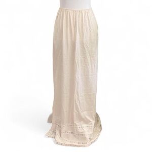 Vintage Sears “The Doesn’t Slip” Nylon Half Slip Medium Formal Length